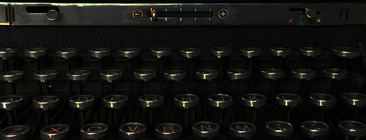 typewriter-old2-1.jpg